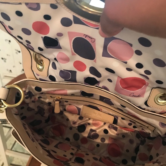 Limited Edition Coach Sydney shoulder bag - Picture 6 of 15